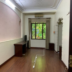 Cho thuê nhà phố Đồng Me - Mễ Trì. DT 60m, 4 tầng. giá 20 triệu