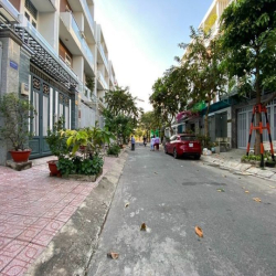 BÁN NHANH Căn nhà 6mx20m, 3 Lầu, MT đường 12m ĐẶNG THUỲ TRÂM, gần ĐHVL