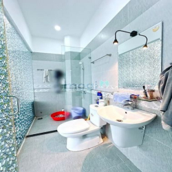 Nhà đẹp ở ngay 2 lầu mặt tiền hẻm xe hơi Huỳnh Tấn Phát, Quận 7