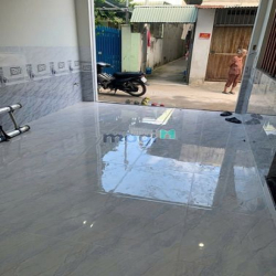 Bán nhà mới xây kiên cố hoàn công xây dựng 1 trệt 1 lầu, đối diện UBND