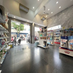 Cho thuê nhà nguyên căn mặt tiền Cao Thắng q3 ngay Võ Văn Tần giá rẻ