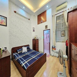 Bán nhà Trung Tâm Bình Thạnh, 65m2, 3 lầu, hxh chỉ hơn 9 tỷ.