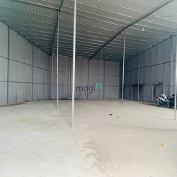 Cho thuê kho đường Phạm Văn Bạch, Cầu Giấy, HN. DT 350m, cao 6m, điện
