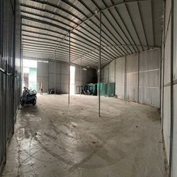 Cho thuê kho đường Phạm Văn Bạch, Cầu Giấy, HN. DT 350m, cao 6m, điện