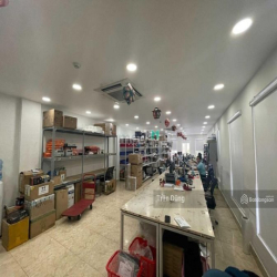 Cho thuê tòa nhà 2MT Hẻm Xe hơi Hai Bà Trưng Phường 7 Quận 3