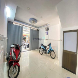 Bán CHDV Phường 3 Tân Bình, giáp Sân Bay, 85m², 6 lầu, 18 Phòng