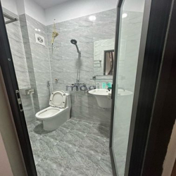 Nhà 31m Xây 5 tầng ở Thạch Bàn, Long Biên cách mặt phố 50m chỉ 2.75 tỷ