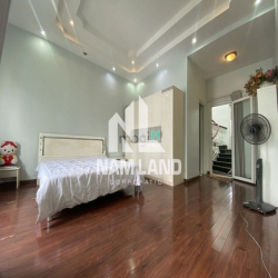 Cho thuê Villa Giang Văn Minh, An Phú, Quận 2, 240m2  giá 75 Triệu