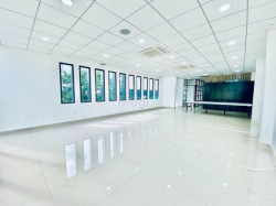 Cho thuê nguyên tòa văn phòng Nguyễn Trọng Tuyển DT: 30x13m 7 Lầu