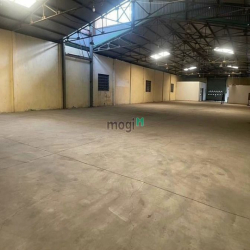Cho thuê Kho p Trường Thọ. xe Cont ra vào 24/ . DT 700m2 ( 59,5tr/ th)