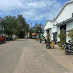 Cho thuê Kho p Trường Thọ. xe Cont ra vào 24/ . DT 700m2 ( 59,5tr/ th)