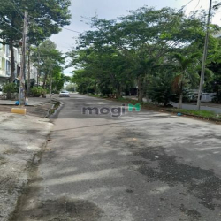 Bán cặp nhà 3 lầu vị trí đẹp mặt tiền Nguyễn Thị Sáu KDC 586, Cần Thơ