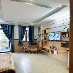 Bán nhà hẻm 283 CÁCH MẠNG THÁNG 8 HXH 5M, ngay Vietel, 5m x 12m
