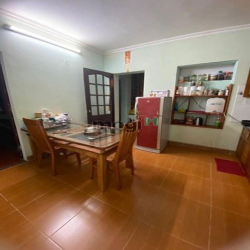 Bán nhanh căn hộ tập thể ngõ 120 Trần Bình, 55m2, đầy đủ đồ