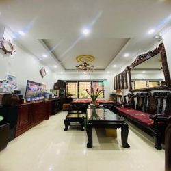 Bán nhà Đội Cấn, Ba Đình, Ở ngay, 40m2 6 tầng, giá 4.95 tỷ