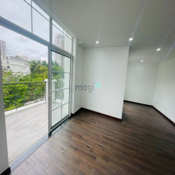 Cho Thuê Biệt thự King Crown Thảo Điền Quận 2 8pn giá 5.500$ TL