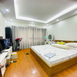 Bán nhà Đội Cấn, Ba Đình, Ở ngay, 40m2 6 tầng, giá 4.95 tỷ