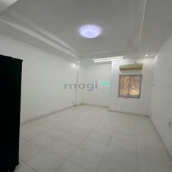 Bán nhà MẶT TIỀN, 6 TẦNG 65M2, ngay Hoàng Hoa Thám Bình Thạnh, 10.x tỷ