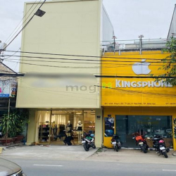 Mặt bằng đẹp ngay siêu thị Coopmart, 1 trệt 2 lầu, đã decor mới toanh