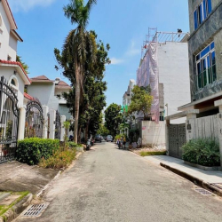 BÁN ĐẤT BIỆT THỰ Nam Thông, Phú Mỹ Hưng dt 8x18m đất đẹp giá đầu tư