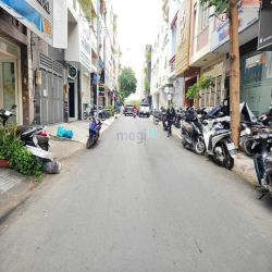 Bán nhà MTKD Hoa Lan, P2 Phú Nhuận, 65m², 4 Lầu chỉ hơn 23 tỷ