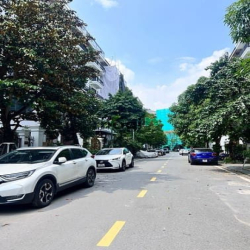 + Lâm Hạ-Bồ Đề-Long Biên-DT118M2- 8T-MT6 giá chào 36.5 tỷ(đàm phán).