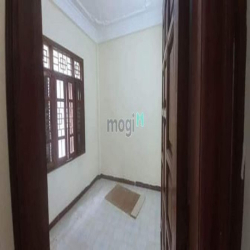 Bán nhà phố Xã Đàn trung tâm Đống Đa, dt 35m, 5T MT 5m , giá 6,8 tỷ.