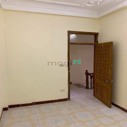 Bán nhà phố Xã Đàn trung tâm Đống Đa, dt 35m, 5T MT 5m , giá 6,8 tỷ.