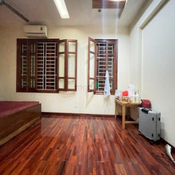 Bán nhà đẹp Tam Trinh, 90m2, 4 tầng, ô tô tránh, vỉa hè   rộng, 29.9 t