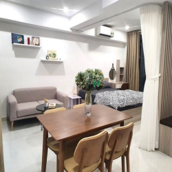 STUDIO tông màu trắng sáng mang phong cách hiện đại