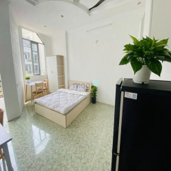 STUDIO tông màu trắng sáng mang phong cách hiện đại