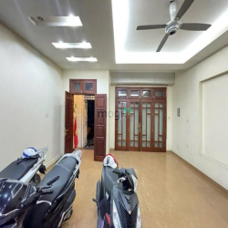 Bán nhà đẹp Tam Trinh, 90m2, 4 tầng, ô tô tránh, vỉa hè   rộng, 29.9 t