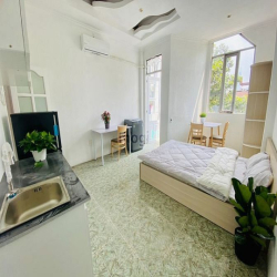 STUDIO tông màu trắng sáng mang phong cách hiện đại
