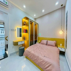 Cho thuê siêu biệt thự đường Đặng Thùy Trâm, DT 10x20m. Giá 40tr/th TL