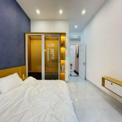 Cho thuê siêu biệt thự đường Đặng Thùy Trâm, DT 10x20m. Giá 40tr/th TL