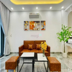 Cho thuê siêu biệt thự đường Đặng Thùy Trâm, DT 10x20m. Giá 40tr/th TL