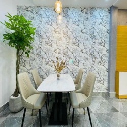 Cho thuê siêu biệt thự đường Đặng Thùy Trâm, DT 10x20m. Giá 40tr/th TL