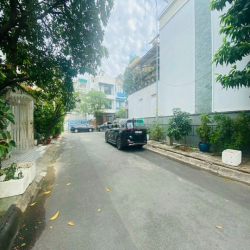 Bán nhà đường Độc Lập, P. Tân Quý, Q. Tân Phú. DT: 8,3x18m. Giá: 18 tỷ