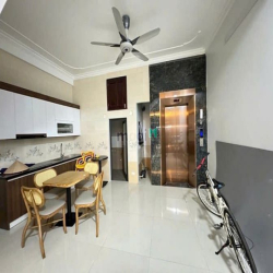 Mặt phố Trạm - Siêu đẹp - Hiếm - 103m2 x 7 tầng mới - MT 6m - 39 tỷ