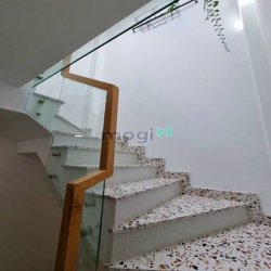 Bán gấp nhà đẹp hẻm Huỳnh Văn Bánh để giải quyết nợ ngân hàng!!!!
