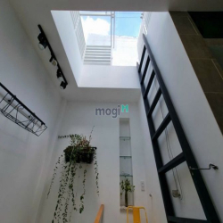 Bán gấp nhà đẹp hẻm Huỳnh Văn Bánh để giải quyết nợ ngân hàng!!!!