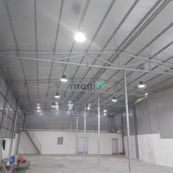 Cho thuê kho xưởng mới xây 600m2 đầy đủ tiện ích tại Quốc Lộ 22