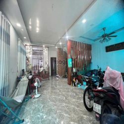 GẤP BÁN rộng 5.5m HXH Phan Huy Ích 3lầu mái Thái 110m2 gần Emart 8.6tỷ