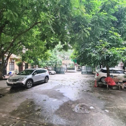 Liền kề Nguyễn Khả Trạc, ô chờ thang máy, 68m2 giá 11 tỷ