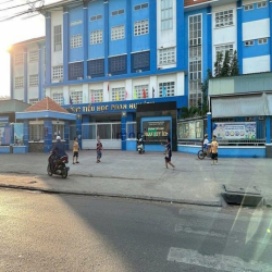 GẤP BÁN rộng 5.5m HXH Phan Huy Ích 3lầu mái Thái 110m2 gần Emart 8.6tỷ