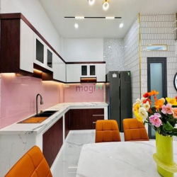 Bán gấp nhà NGUYỄN KHUYẾN, nhà đẹp ở ngay, 58m2 chỉ nhỉnh 6 tỷ