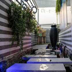 Penhouse Sunrise City khu Central - Quận 7, 182m2 sàn, 102m2 sân vườn