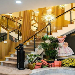 Penhouse Sunrise City khu Central - Quận 7, 182m2 sàn, 102m2 sân vườn