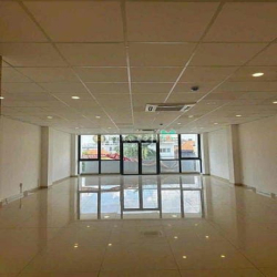 Bán toà Văn Phòng mt Xuân Thuỷ,  DT: 6,85 X 30m. CN 213m2 -Hầm + 7tầng