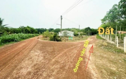 Bán gấp lô đất MẶT TIỀN đường Diện tích: 5*45m (có 100m2 Thổ Cư) 279tr